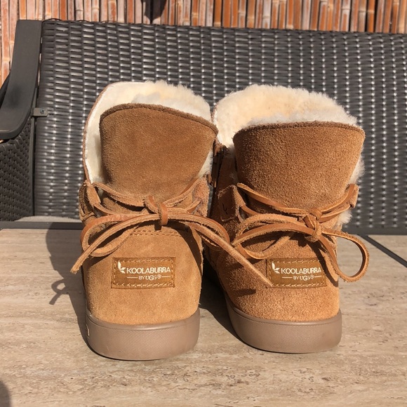 UGG KOOLABURRA Chestnut Short Mocasin Zip Boot 9 EUC - Picture 3 of 16